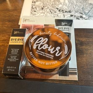 Beauty Bakerie Flour setting powder in oat and deluxe sample of It cosmetics